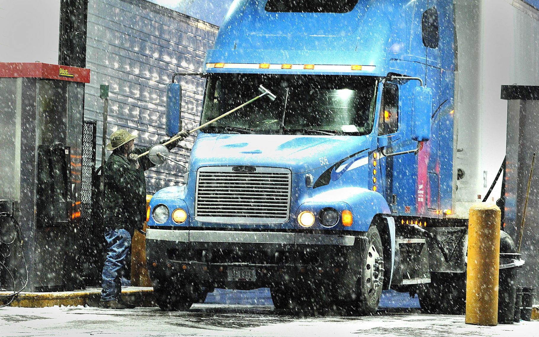 020618-blm-loc-1snow